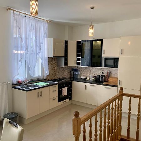 Appartement Chez Agnes บรัสเซลส์ ภายนอก รูปภาพ
