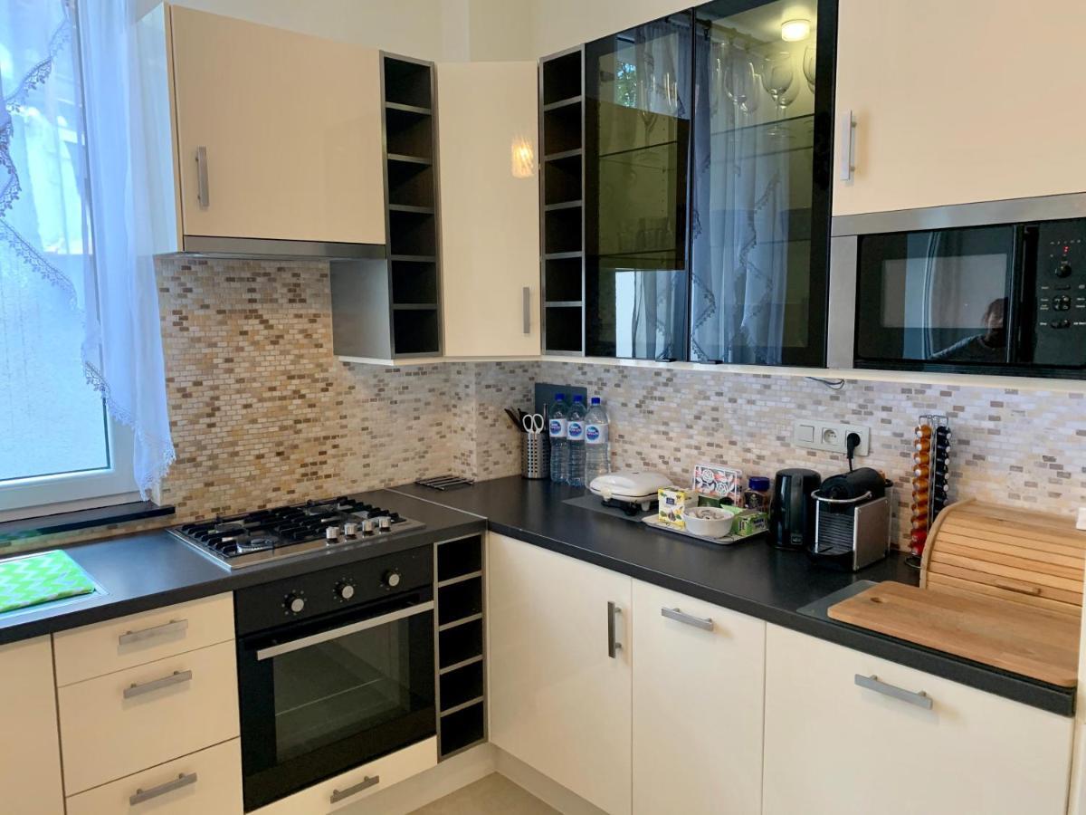 Appartement Chez Agnes บรัสเซลส์ ภายนอก รูปภาพ