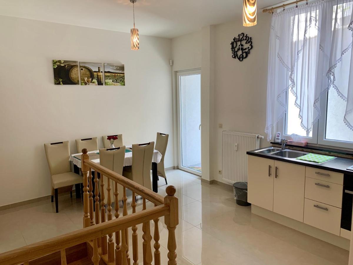 Appartement Chez Agnes บรัสเซลส์ ภายนอก รูปภาพ