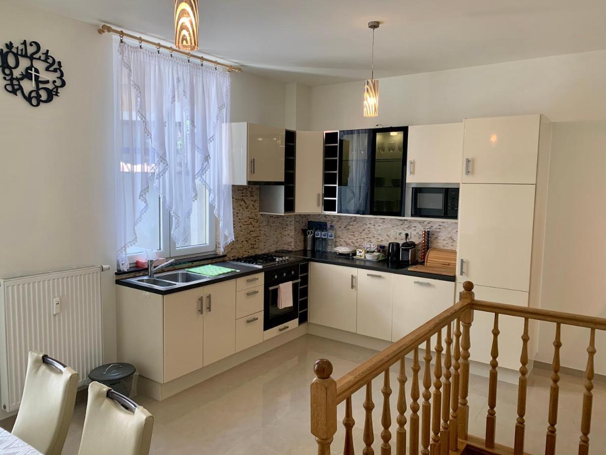 Appartement Chez Agnes บรัสเซลส์ ภายนอก รูปภาพ